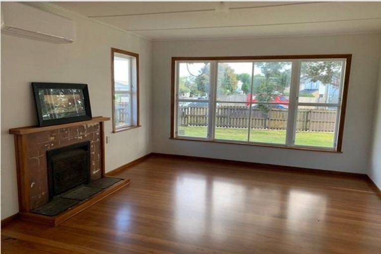 Photo of property in 1/85 Taikata Road, Te Atatu Peninsula, Auckland, 0610