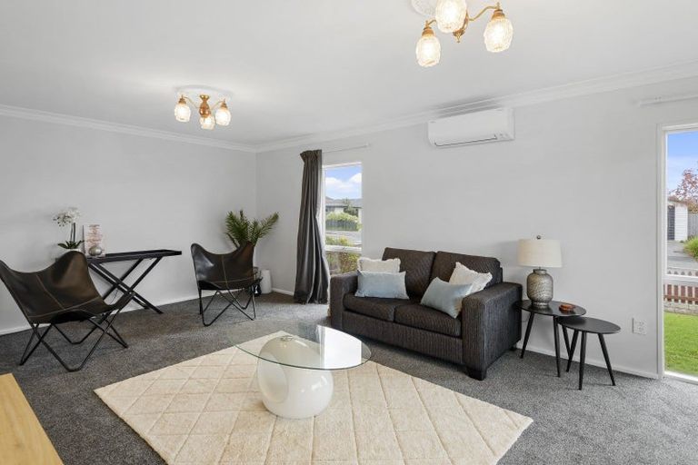 Photo of property in 3 Carteret Place, Aranui, Christchurch, 8061