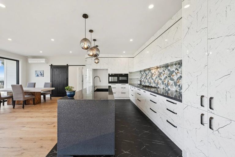 Photo of property in 645-649 South Titirangi Road, Titirangi, Auckland, 0604