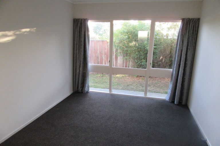 Photo of property in 16 Montana Road, Totara Park, Upper Hutt, 5018