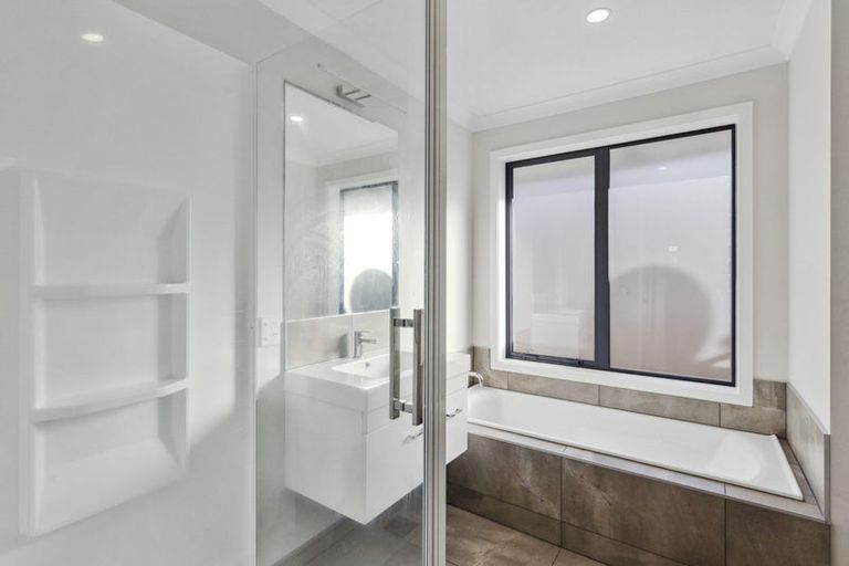 Photo of property in 5 Pohe Street, Waikanae, 5036