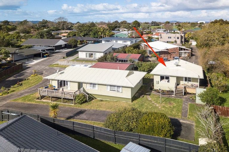 Photo of property in 5 Rapaki Place, Te Atatu Peninsula, Auckland, 0610