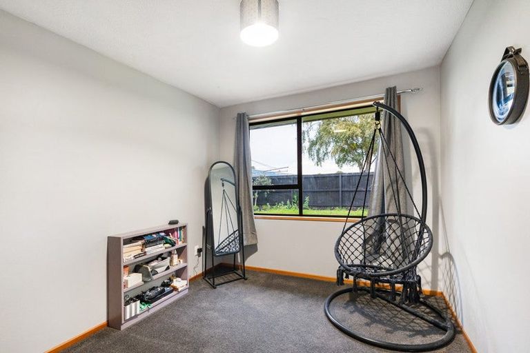 Photo of property in 31 Solomon Avenue, Redwood, Christchurch, 8051