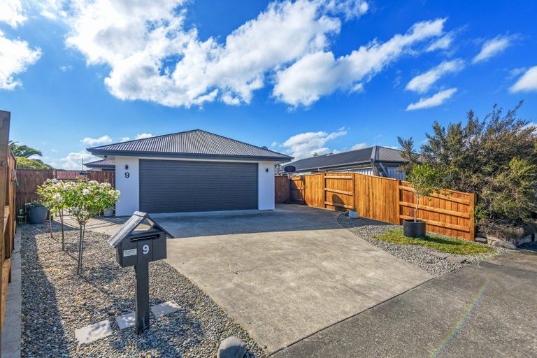Photo of property in 9 Walnut Grove, Kelvin Grove, Palmerston North, 4414