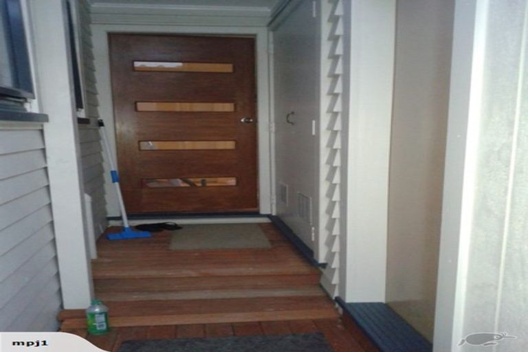 Photo of property in 3 Oswald Crescent, Paparangi, Wellington, 6037