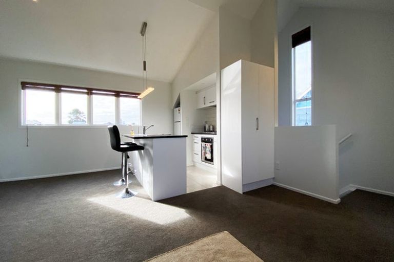 Photo of property in 2 Brassey Road, Birkenhead, Auckland, 0626