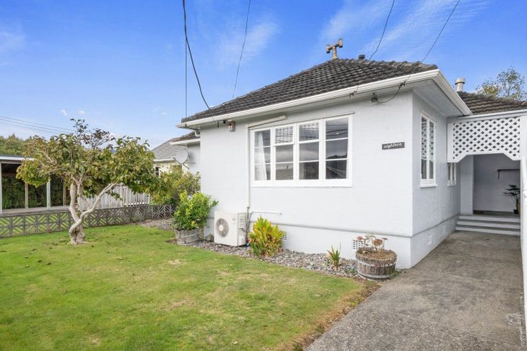 Photo of property in 18 Mcparland Street, Ebdentown, Upper Hutt, 5018