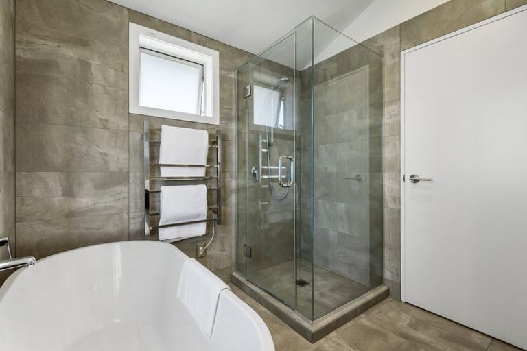 Photo of property in 8 Tree Fern Trail, Campbells Bay, Auckland, 0630