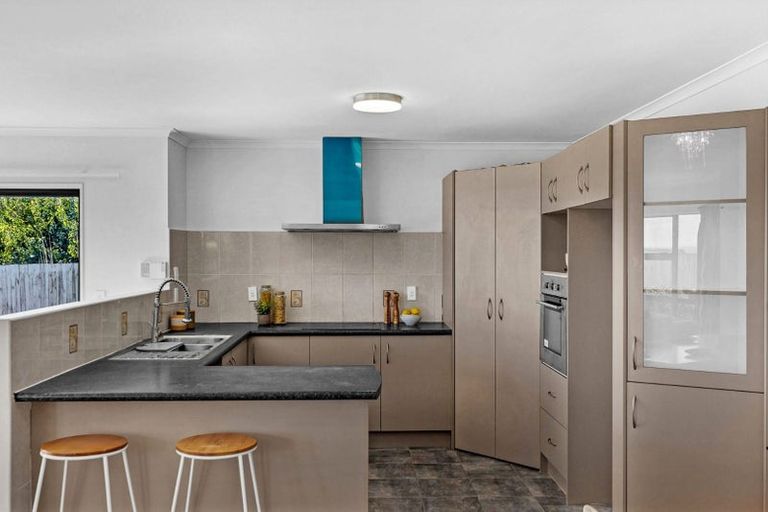 Photo of property in 22 Keri Vista Rise, Papakura, 2110