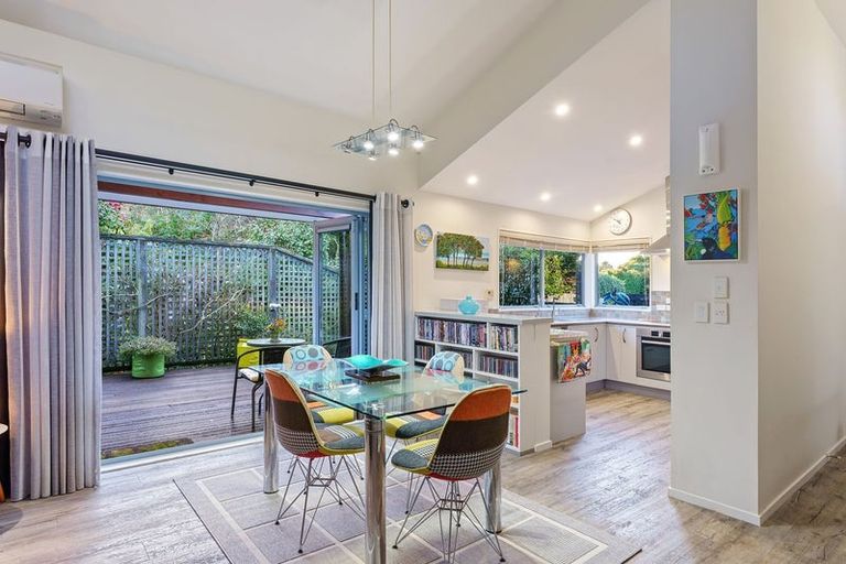 Photo of property in 82 Te Moana Road, Waikanae Beach, Waikanae, 5036