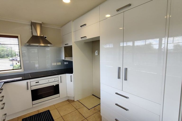 Photo of property in 12 Russett Grove, Henderson, Auckland, 0612