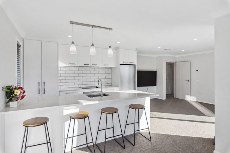 Photo of property in 5 Pohe Street, Waikanae, 5036