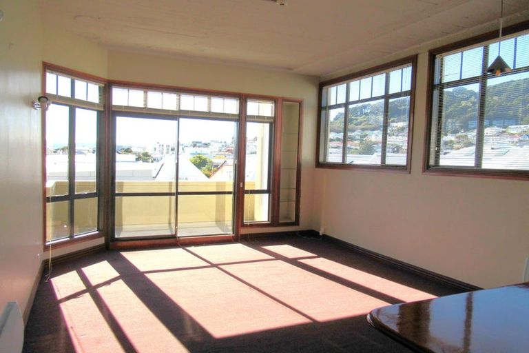 Photo of property in Pirie Street Townhouses, 28/35u Pirie Street, Mount Victoria, Wellington, 6011