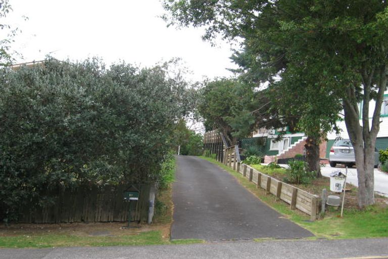 Photo of property in 25 Lanigan Street, Birkdale, Auckland, 0626