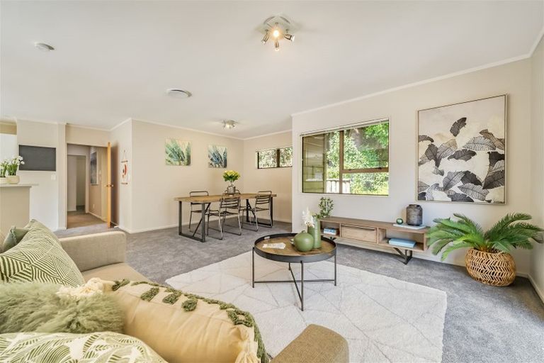 Photo of property in 92d Kamahi Street, Stokes Valley, Lower Hutt, 5019