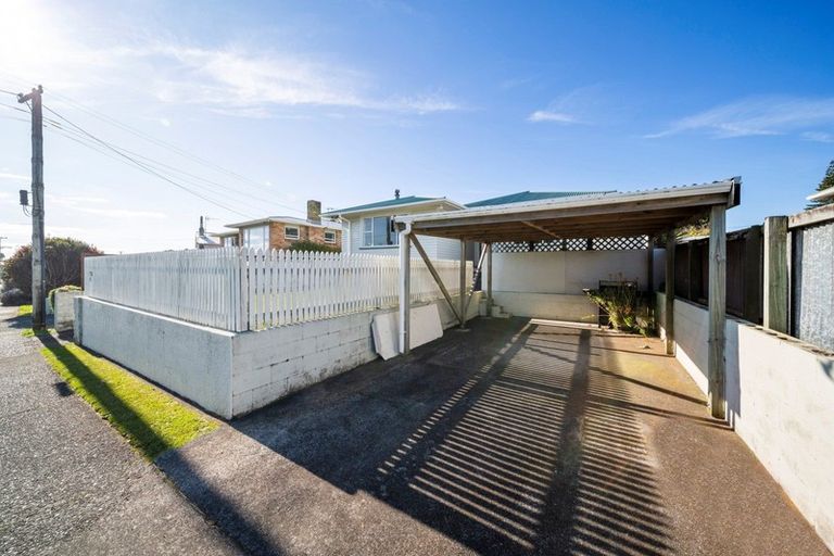 Photo of property in 4 Rosendale Avenue, Spotswood, New Plymouth, 4310