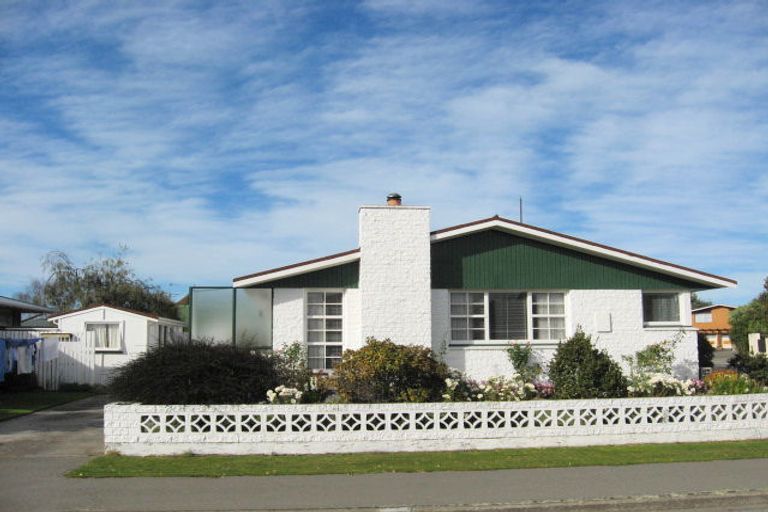 Photo of property in 1 Impala Place, Sockburn, Christchurch, 8042
