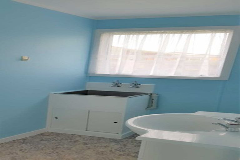 Photo of property in 15a Naumai Place, Spotswood, New Plymouth, 4310