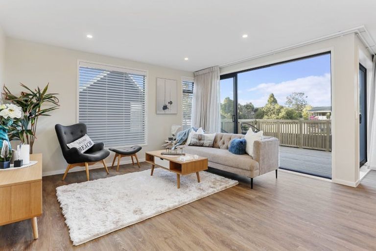 Photo of property in 53a Red Beach Road, Red Beach, 0932