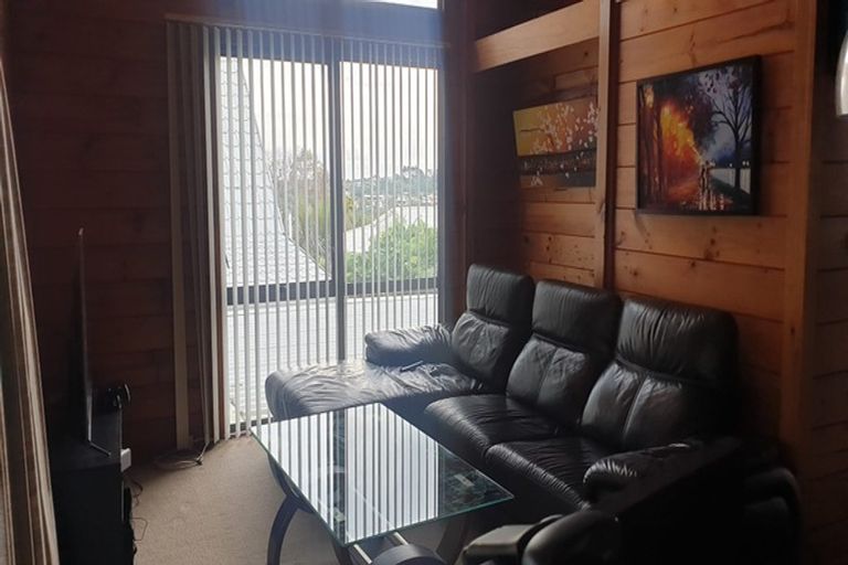 Photo of property in 1 Glenvar Road, Torbay, Auckland, 0630