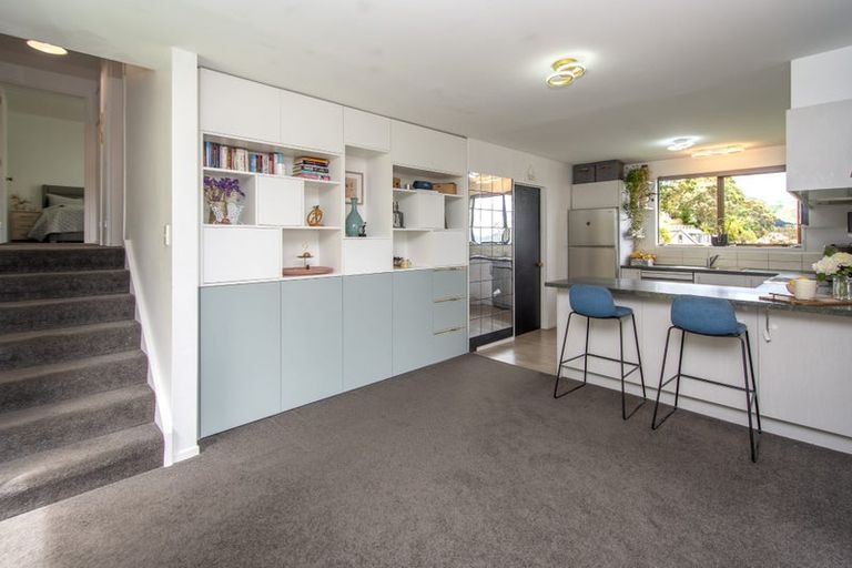 Photo of property in 10 Osmond Lane, Mount Pleasant, Christchurch, 8081