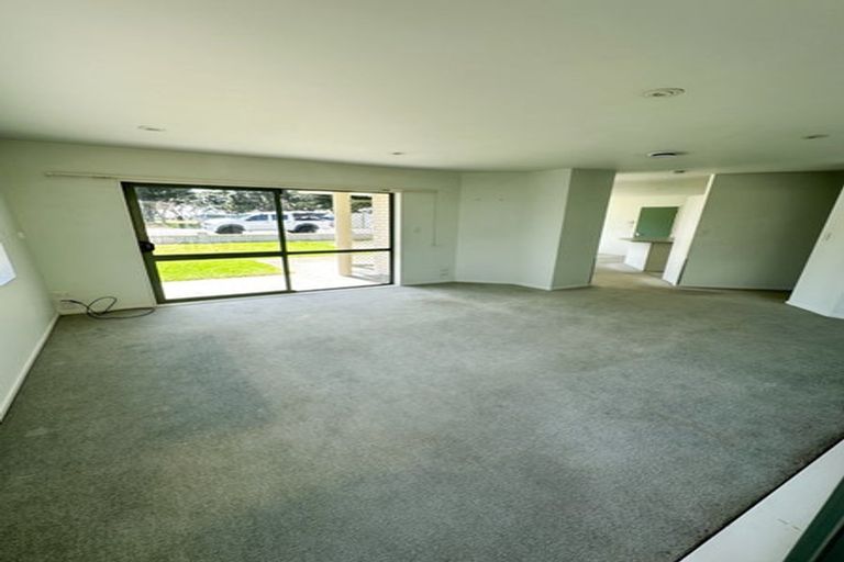 Photo of property in 1/256 Hibiscus Coast Highway, Orewa, 0931