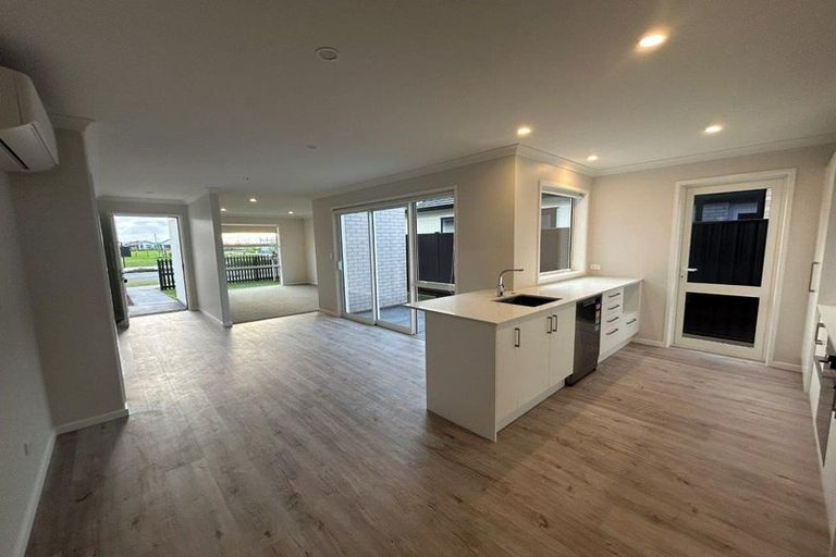 Photo of property in 4 Manhattan Crescent, Papamoa, 3118