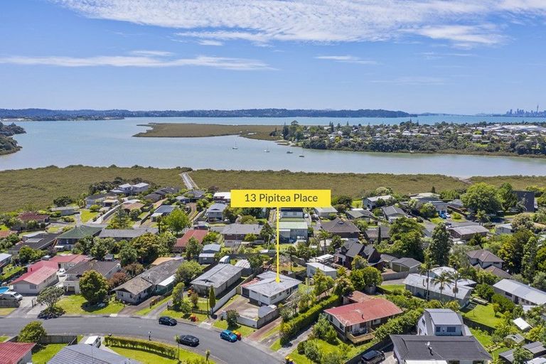 Photo of property in 13 Pipitea Place, Massey, Auckland, 0614