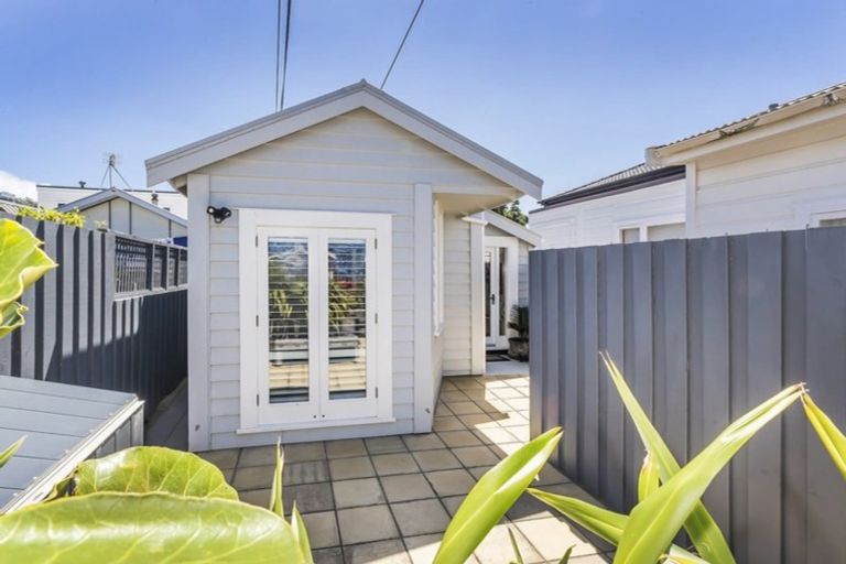Photo of property in 68a Lyall Parade, Lyall Bay, Wellington, 6022