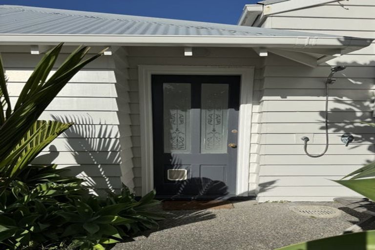 Photo of property in 40 Hauraki Road, Hauraki, Auckland, 0622
