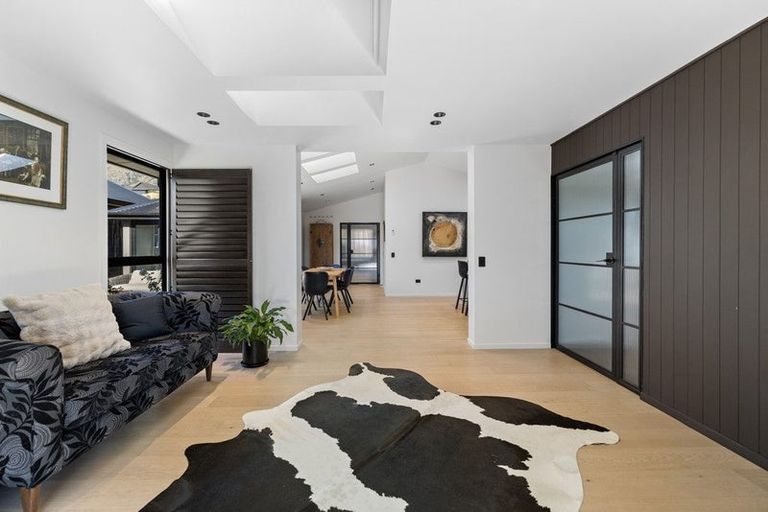 Photo of property in 30 Muster Road, Jacks Point, 9371