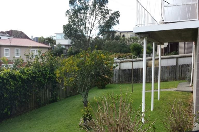 Photo of property in 3/264 Lake Road, Hauraki, Auckland, 0622