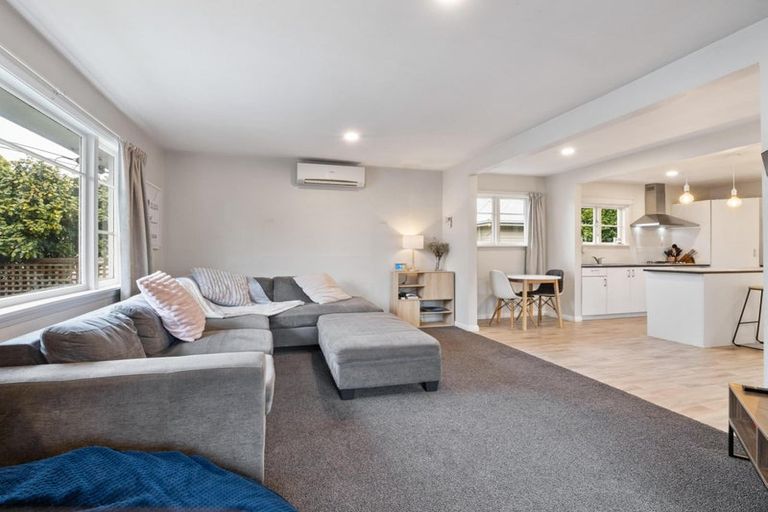 Photo of property in 53 Cutts Road, Russley, Christchurch, 8042