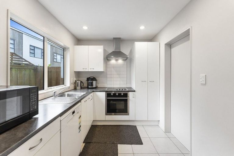 Photo of property in 8 Waldie Grove, Avalon, Lower Hutt, 5011
