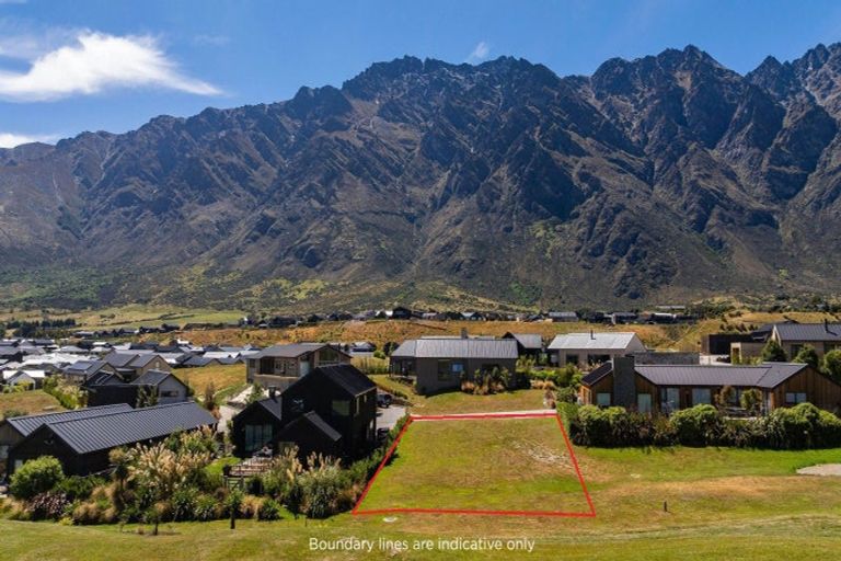Photo of property in 33 Cunninghams Drive, Jacks Point, Queenstown, 9371