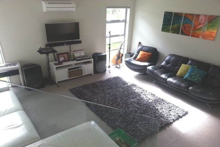 Photo of property in 28 Bur Oak Terrace, Schnapper Rock, Auckland, 0632