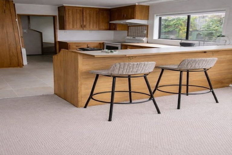 Photo of property in 1/13 Target Road, Totara Vale, Auckland, 0629