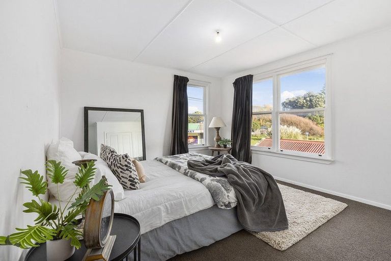 Photo of property in 17 Dimock Street, Titahi Bay, Porirua, 5022