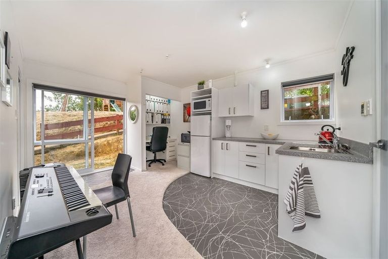 Photo of property in 13a Terminus Street, Silverstream, Upper Hutt, 5019