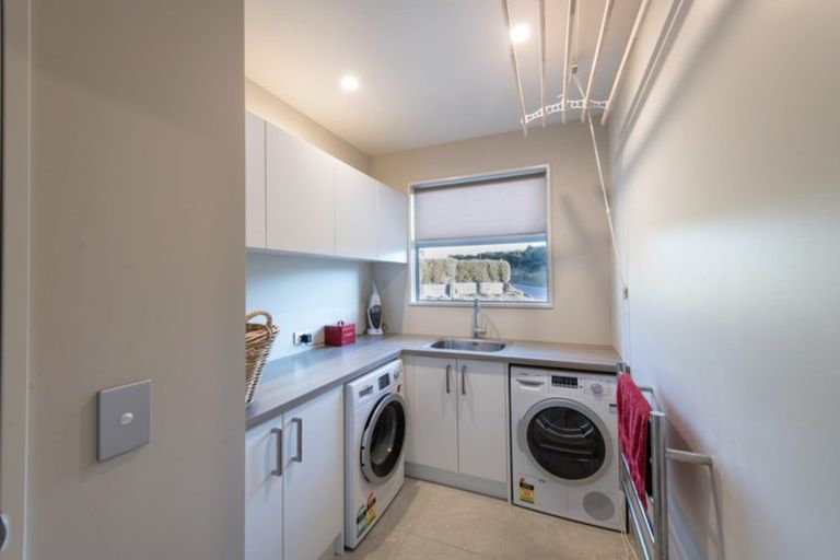 Photo of property in 16 Edgewood Place, Wanaka, 9305