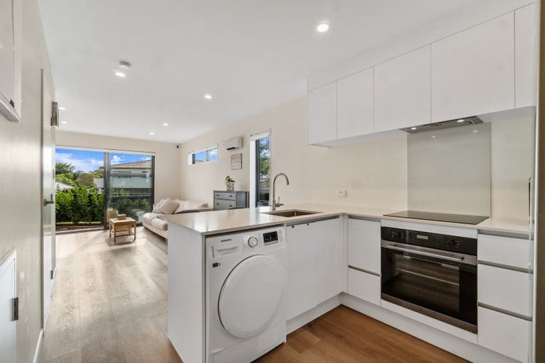 Photo of property in 89 Selo Street, Glen Eden, Auckland, 0602