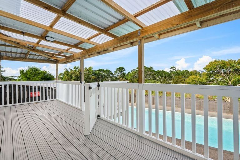 Photo of property in 34 Cyclarama Crescent, Massey, Auckland, 0614