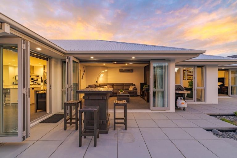 Photo of property in 5 Reka Street, Parklands, Christchurch, 8083