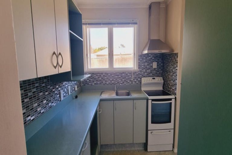 Photo of property in 2/5 Hinemoa Street, Waiwhetu, Lower Hutt, 5010