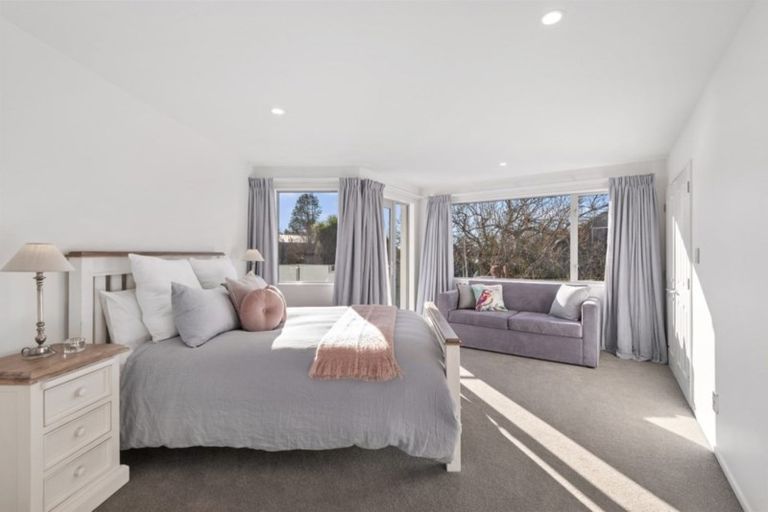 Photo of property in 5 Denley Gardens, Avonhead, Christchurch, 8042