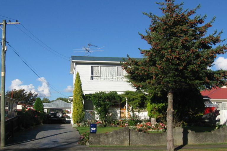 Photo of property in 36 Routley Crescent, Elderslea, Upper Hutt, 5018