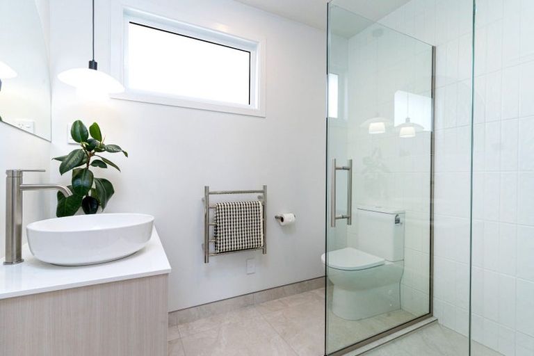 Photo of property in 18 Dover Street, St Albans, Christchurch, 8014