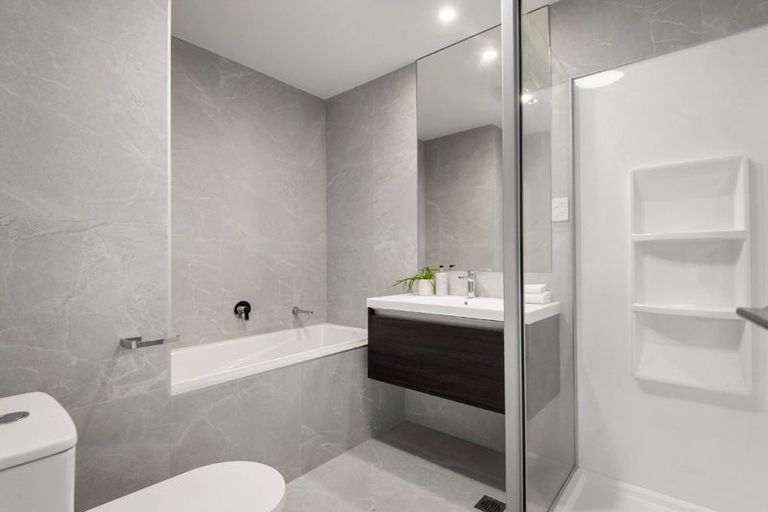 Photo of property in 25 Oyster Drive, Whenuapai, 0618