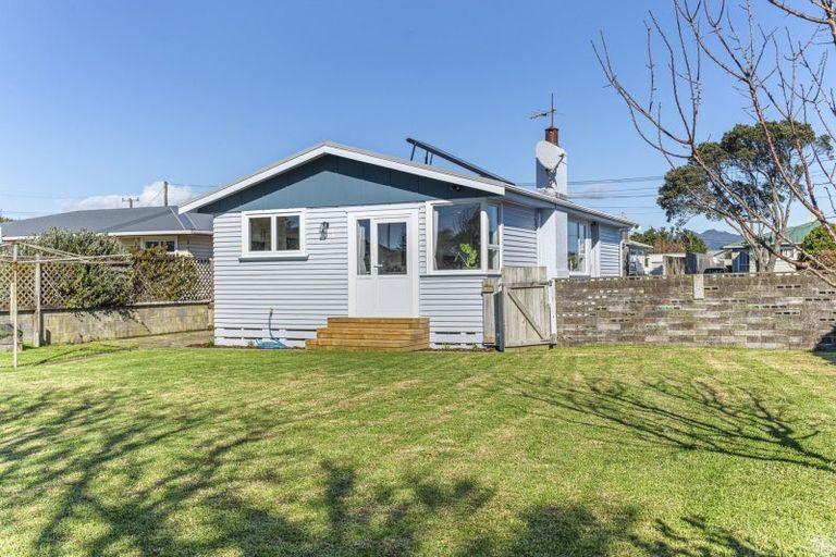 Photo of property in 6 Buckland Place, Spotswood, New Plymouth, 4310