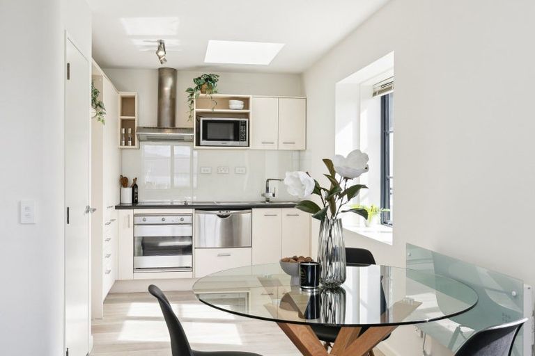 Photo of property in Westhaven Apartments, 24/127 Molesworth Street, Thorndon, Wellington, 6011